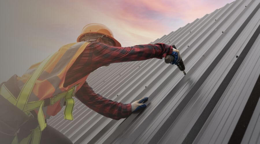 Expert Emergency Roof Repairs services in Thayer, IL